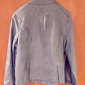 Gray faux leather jacket to the hip with zip front